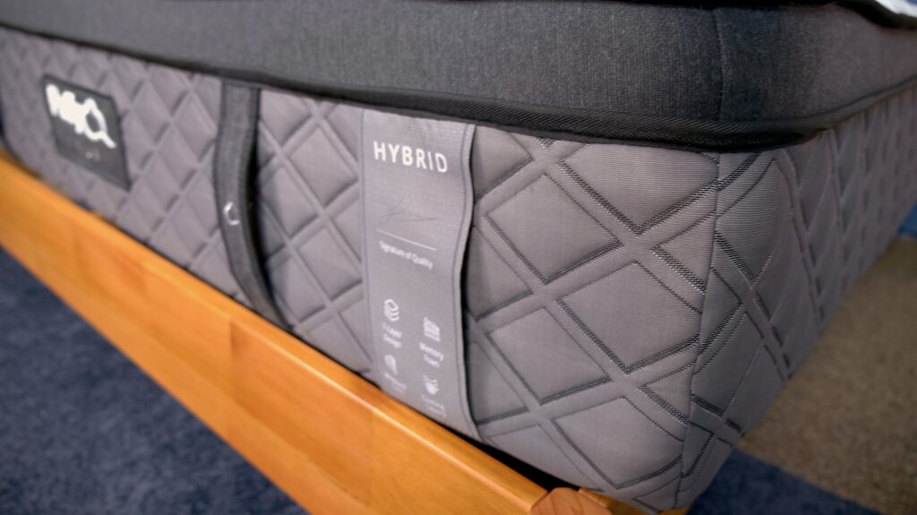 Puffy Lux Hybrid Mattress